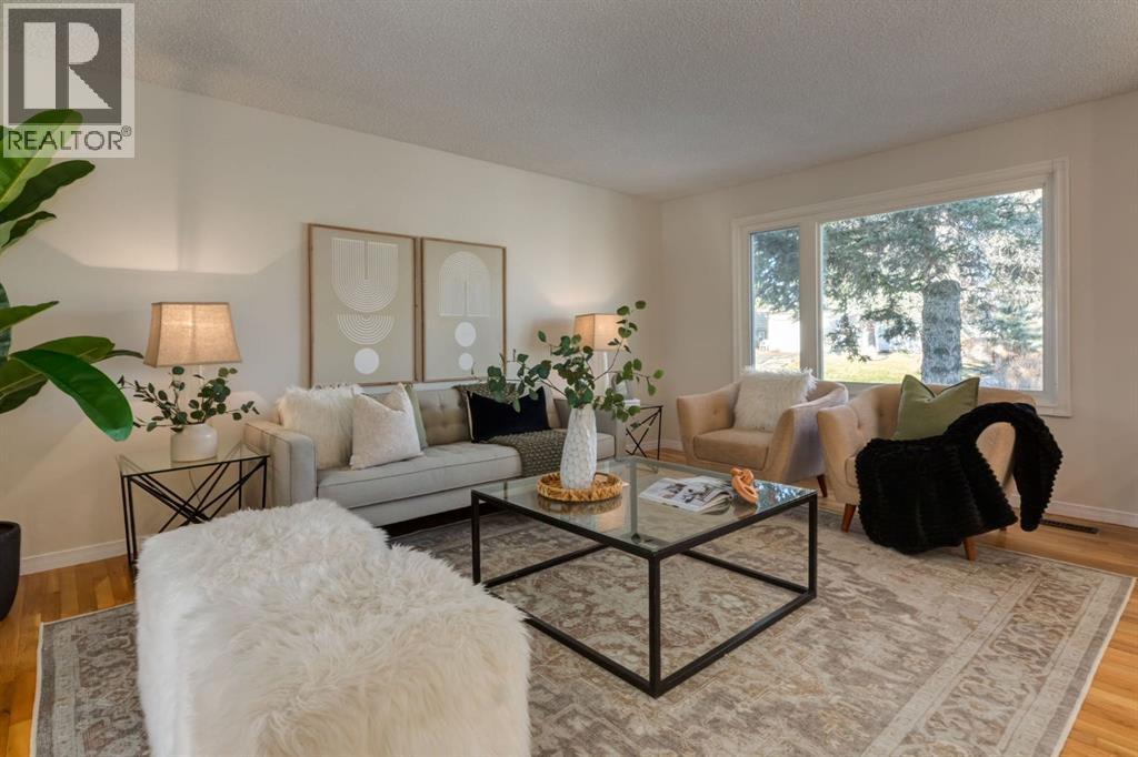 743 Sabrina Road Sw, Calgary, Alberta  T2W 0P4 - Photo 4 - A2271755