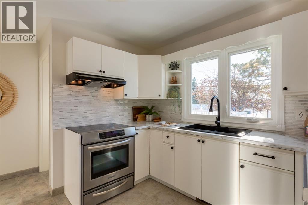 743 Sabrina Road Sw, Calgary, Alberta  T2W 0P4 - Photo 8 - A2271755