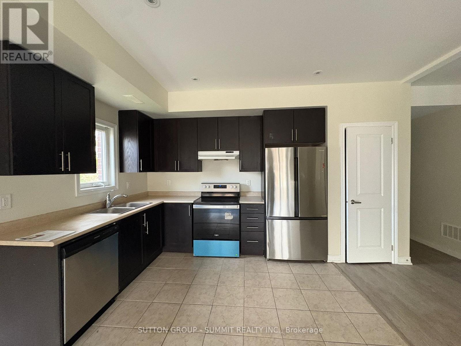 2nd Floor - 291 Olive Avenue, Oshawa, Ontario L1H 2P5 - Photo 2 - E12484683