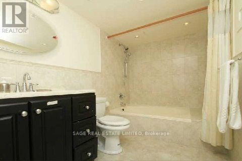 1105 - 71 Charles Street E, Toronto, Ontario  M4Y 2T3 - Photo 8 - C12563602