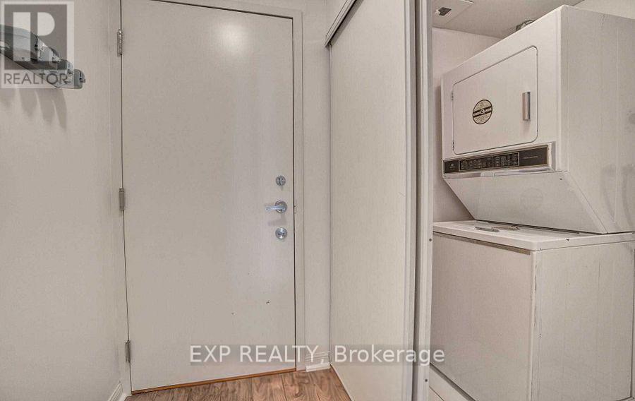 303 Grandview Way, Toronto, Ontario  M2N 6V3 - Photo 10 - C12563636