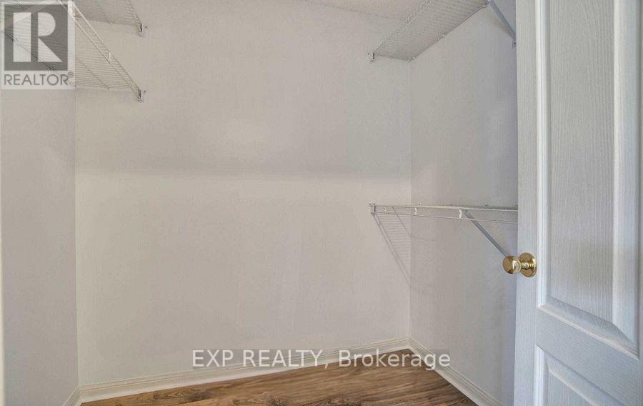 303 Grandview Way, Toronto, Ontario  M2N 6V3 - Photo 11 - C12563636