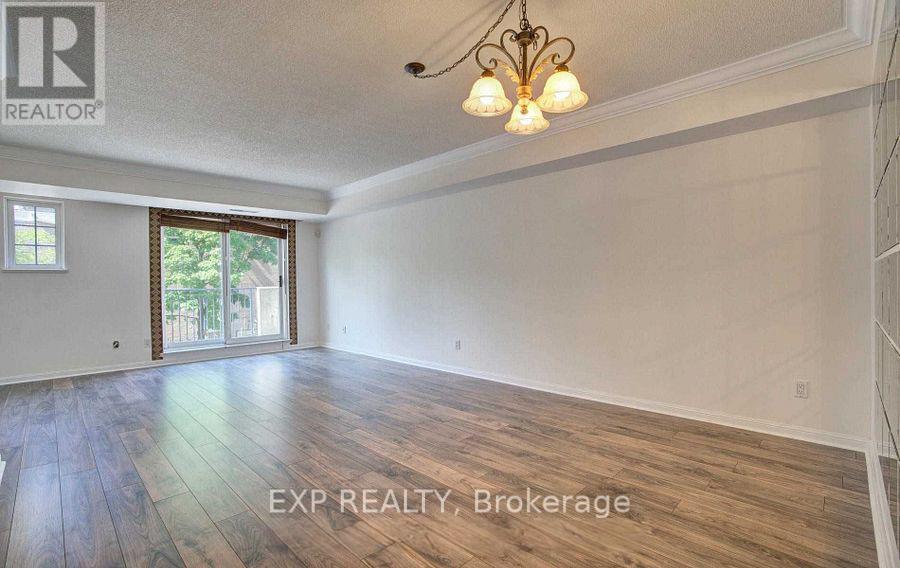 303 Grandview Way, Toronto, Ontario  M2N 6V3 - Photo 5 - C12563636