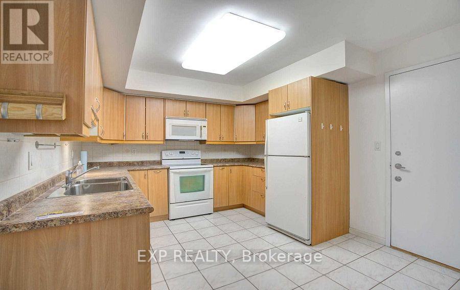 303 Grandview Way, Toronto, Ontario  M2N 6V3 - Photo 7 - C12563636