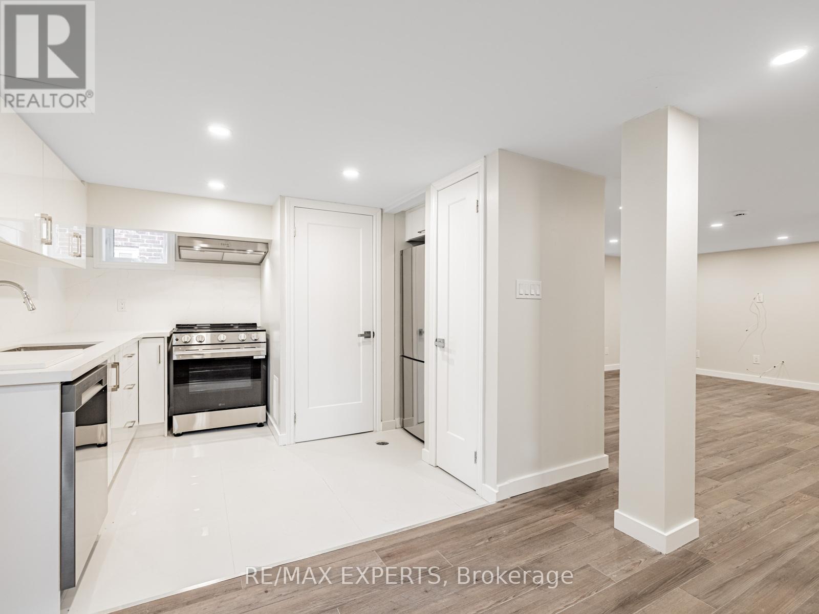 Bsmt - 2103 Avenue Road, Toronto, Ontario  M5M 4A9 - Photo 17 - C12563672