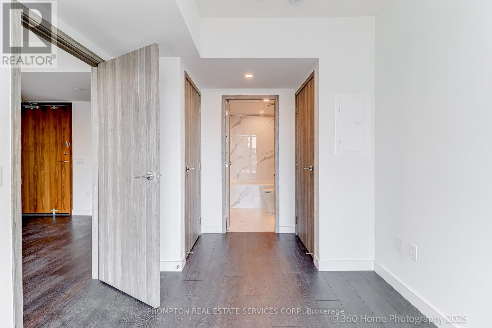 2901 - 3 Concord Cityplace Way, Toronto, Ontario  M5V 0X4 - Photo 15 - C12563680