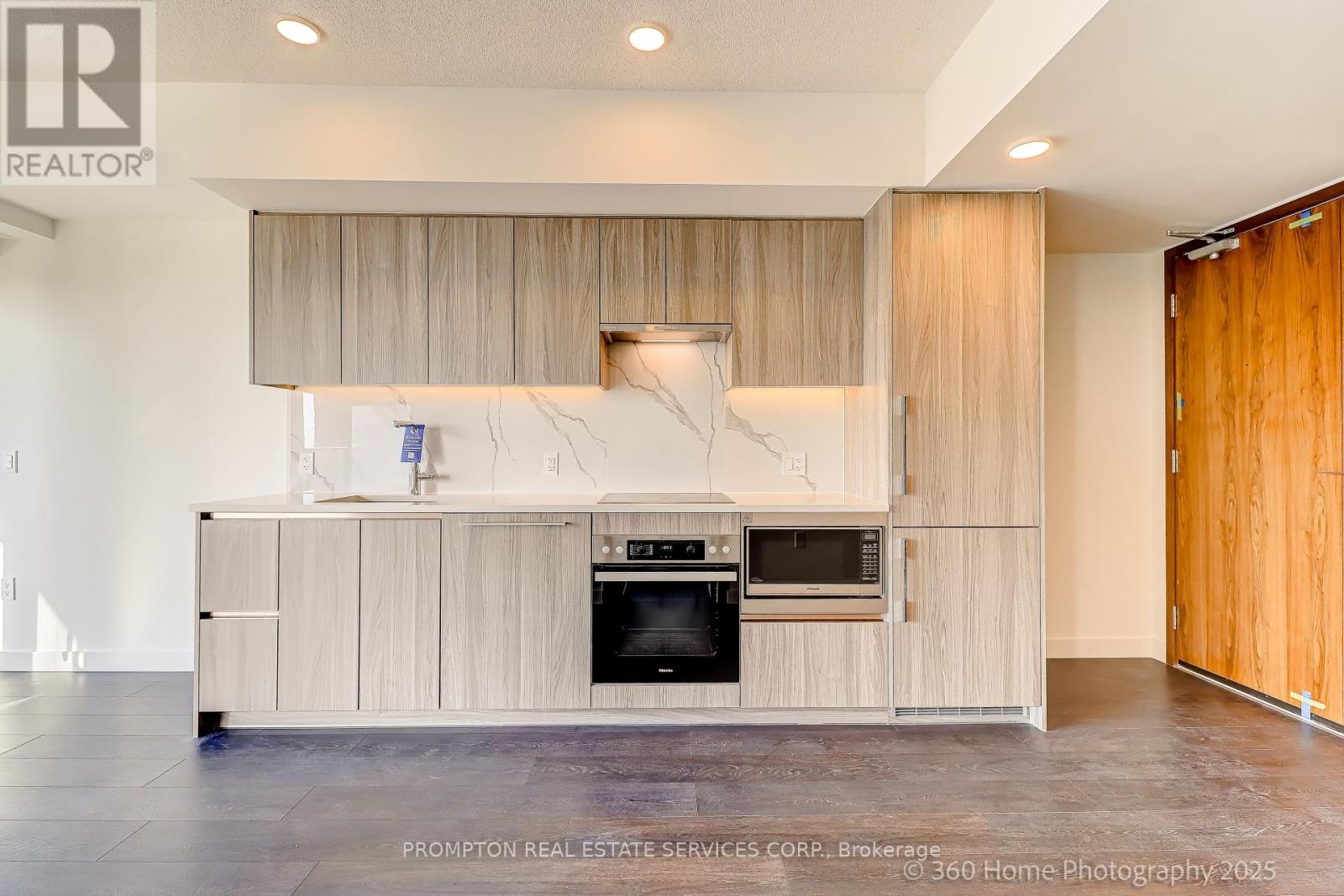 2901 - 3 Concord Cityplace Way, Toronto, Ontario  M5V 0X4 - Photo 4 - C12563680