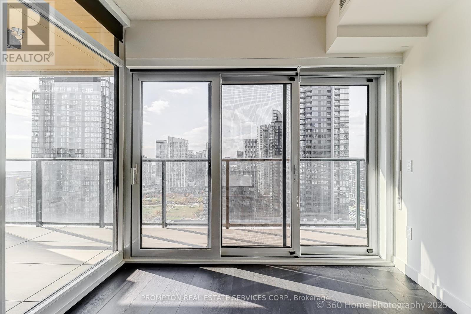 2901 - 3 Concord Cityplace Way, Toronto, Ontario  M5V 0X4 - Photo 5 - C12563680