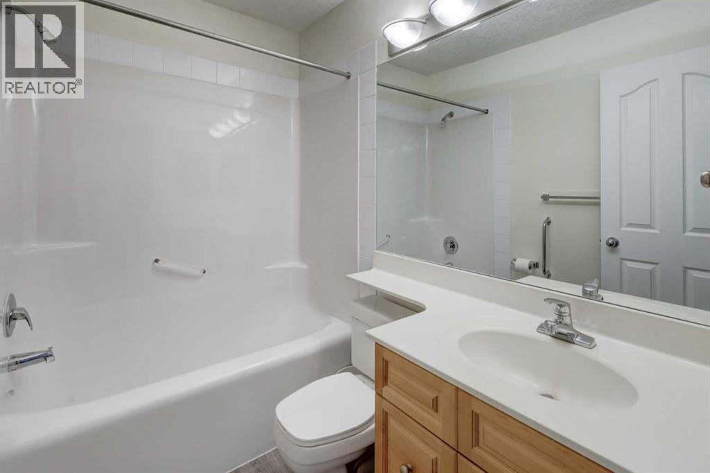 46 Valley Creek Road Nw, Calgary, Alberta  T3B 5V1 - Photo 30 - A2267125