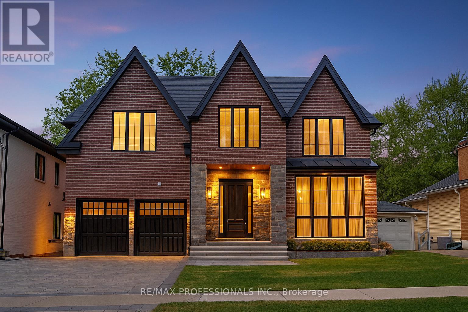 152 WELLS STREET, Aurora, Ontario