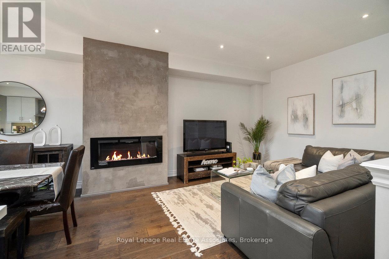 3076 Cascade Common, Oakville, Ontario  L6H 0R7 - Photo 1 - W12545268