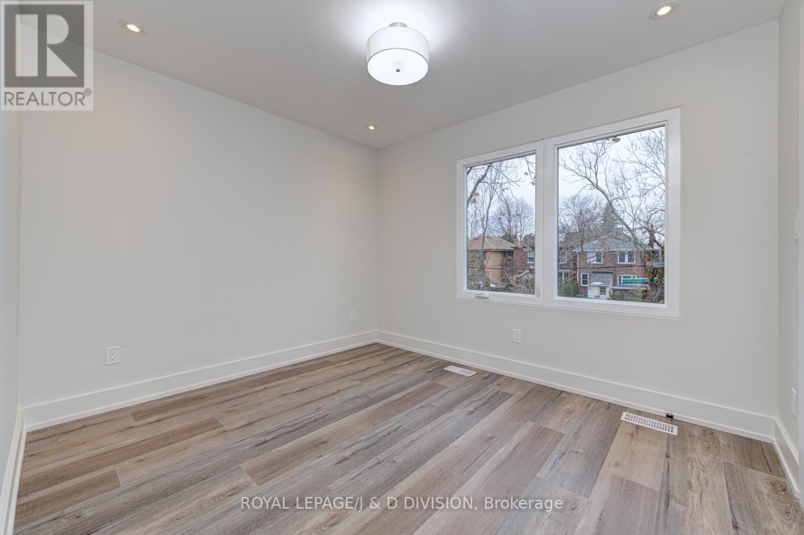 A - 924 Broadview Avenue, Toronto, Ontario  M4K 2R1 - Photo 16 - E12563580