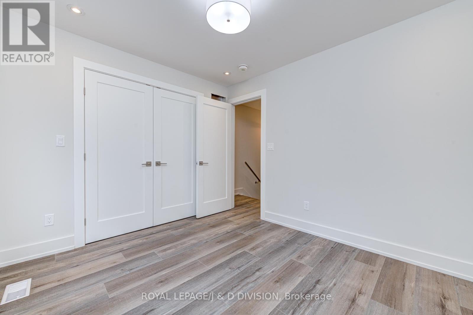 A - 924 Broadview Avenue, Toronto, Ontario  M4K 2R1 - Photo 17 - E12563580