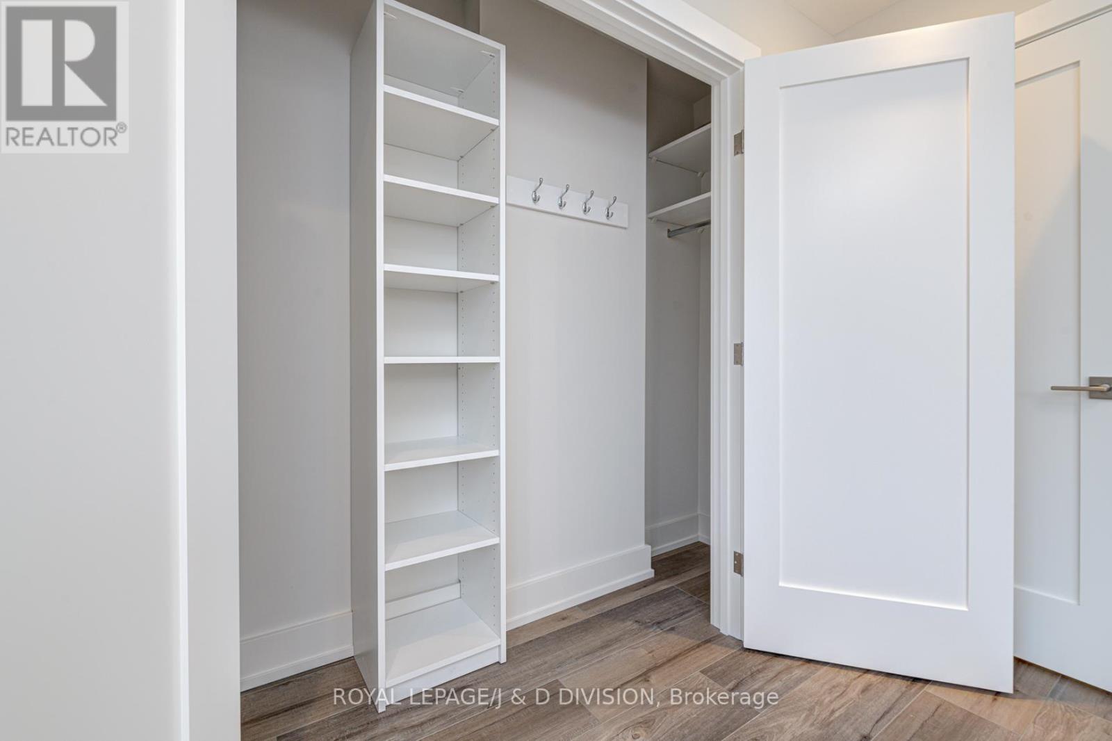 A - 924 Broadview Avenue, Toronto, Ontario  M4K 2R1 - Photo 18 - E12563580