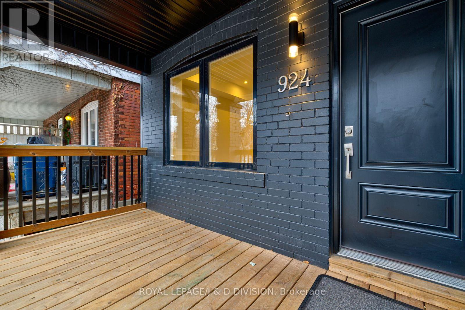 A - 924 Broadview Avenue, Toronto, Ontario  M4K 2R1 - Photo 2 - E12563580