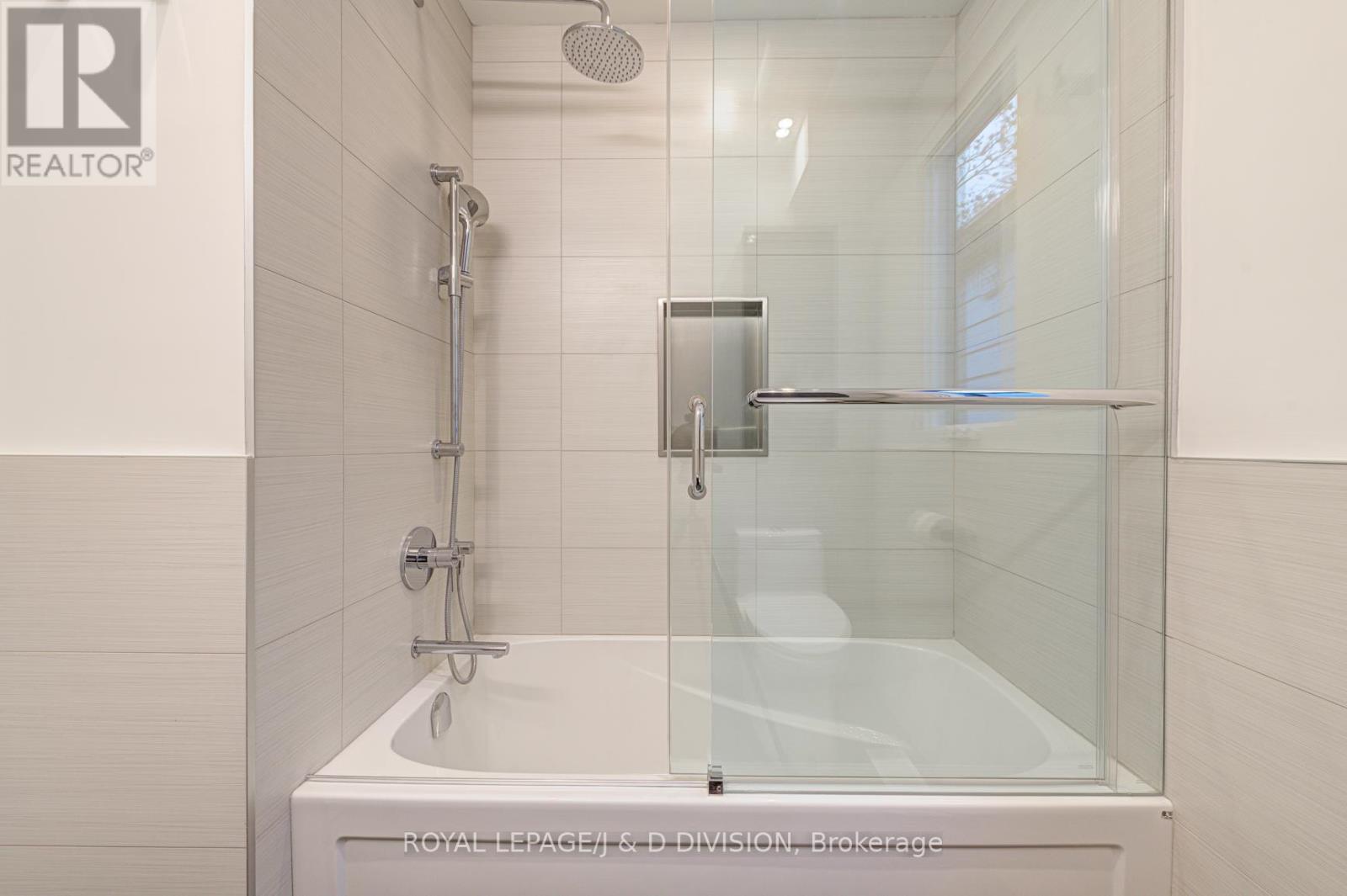 A - 924 Broadview Avenue, Toronto, Ontario  M4K 2R1 - Photo 21 - E12563580