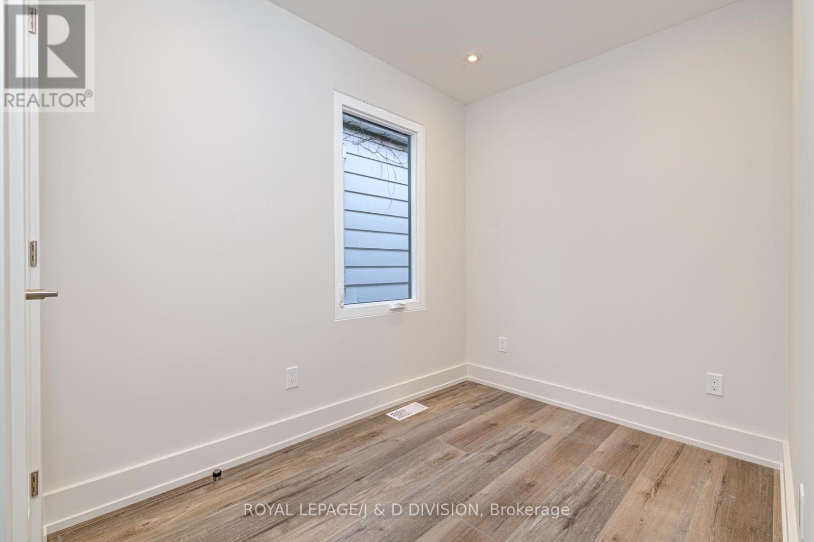 A - 924 Broadview Avenue, Toronto, Ontario  M4K 2R1 - Photo 23 - E12563580