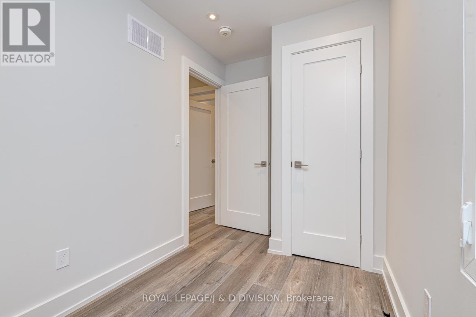 A - 924 Broadview Avenue, Toronto, Ontario  M4K 2R1 - Photo 24 - E12563580