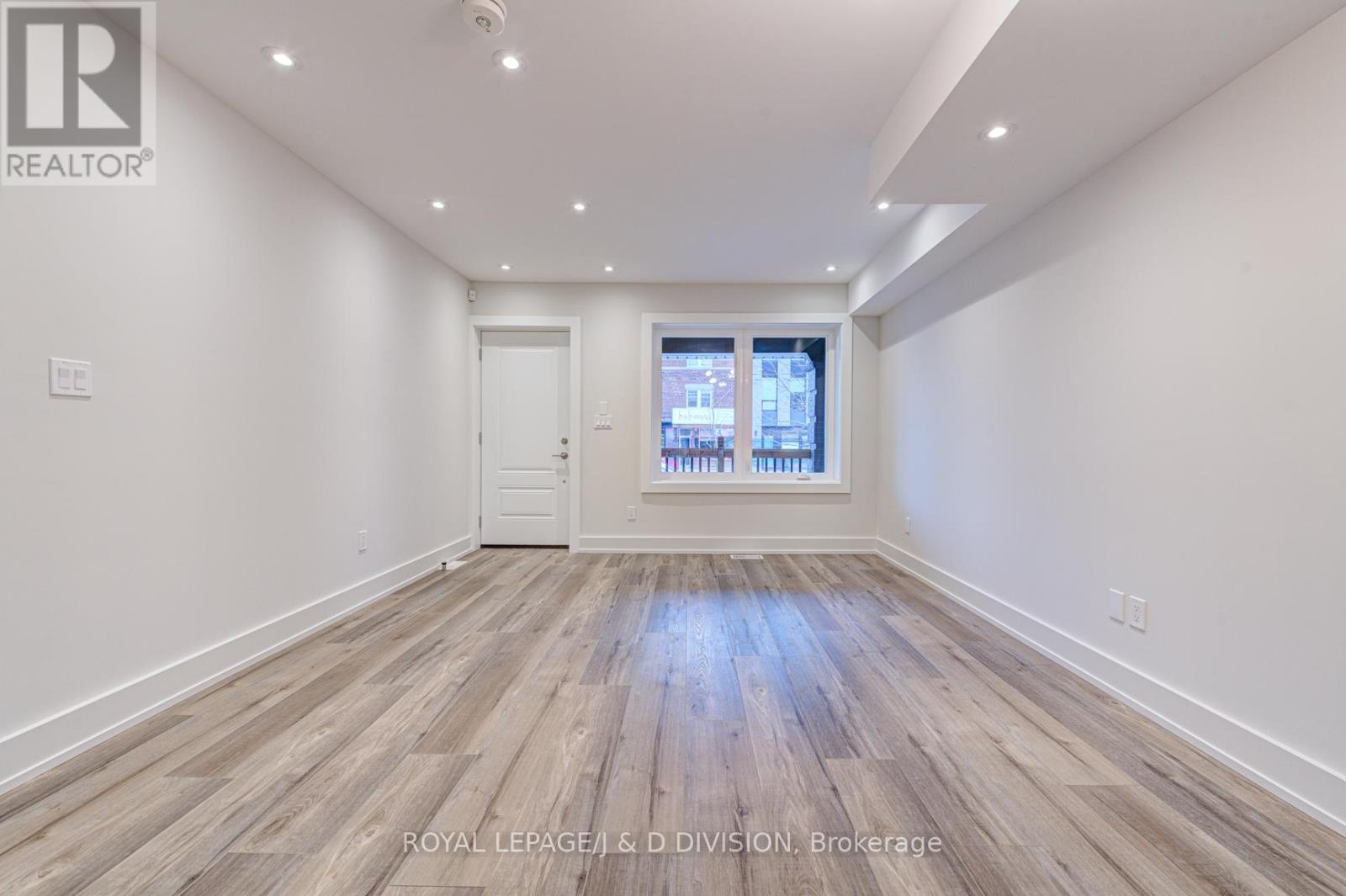 A - 924 Broadview Avenue, Toronto, Ontario  M4K 2R1 - Photo 6 - E12563580