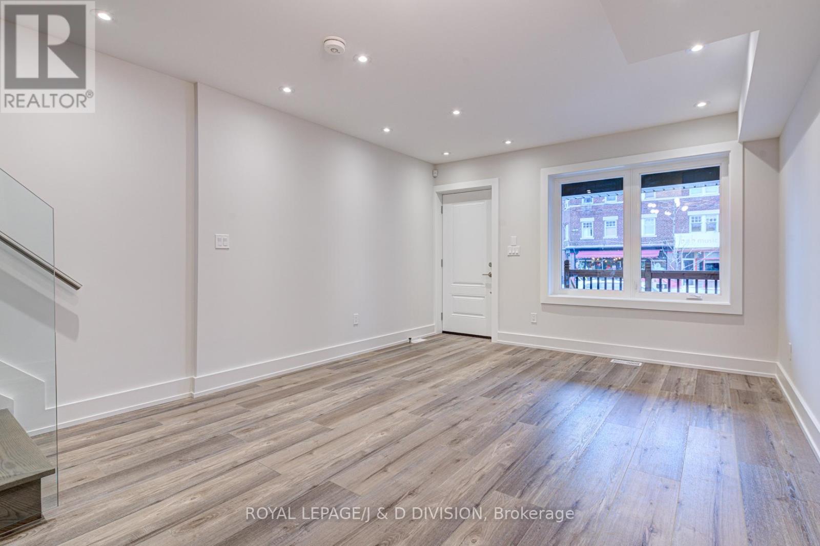 A - 924 Broadview Avenue, Toronto, Ontario  M4K 2R1 - Photo 8 - E12563580