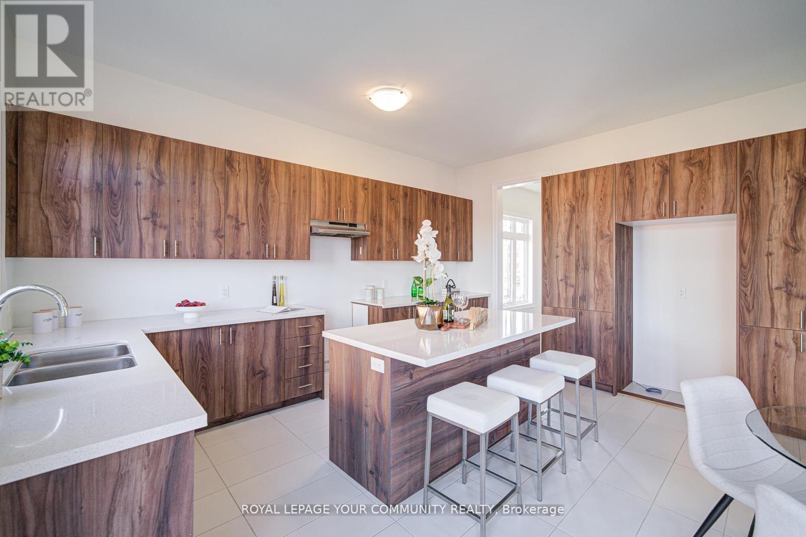 18 Shadyridge Street, King, Ontario  L7B 1B4 - Photo 21 - N12563582