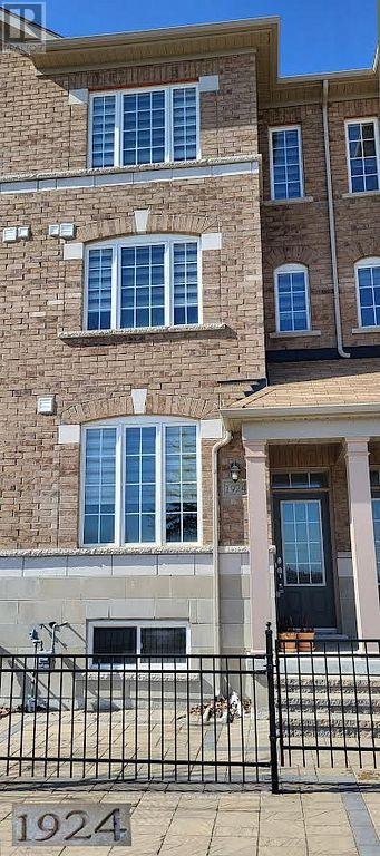 1924 DONALD COUSENS PARKWAY, Markham, Ontario