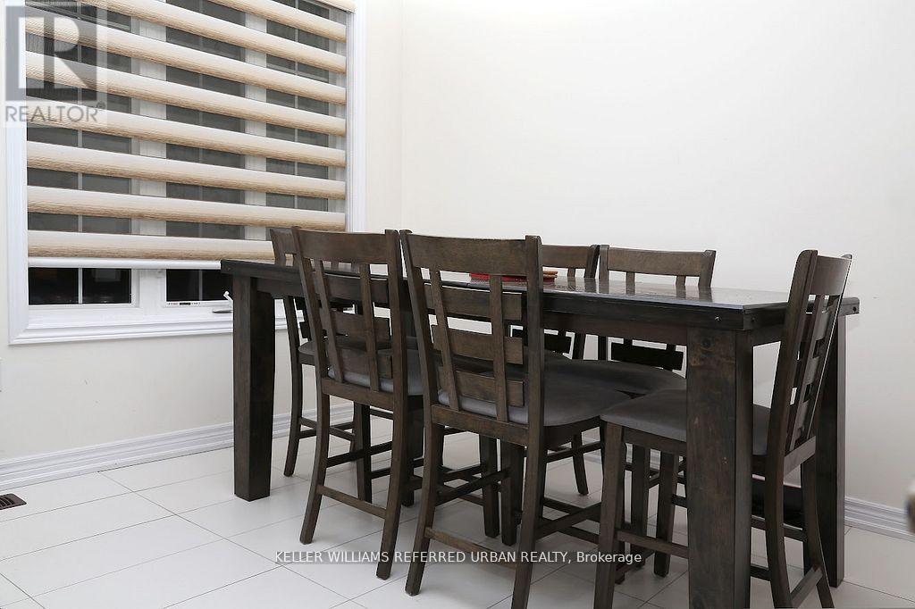 1924 Donald Cousens Parkway, Markham, Ontario  L6B 0V5 - Photo 4 - N12563618