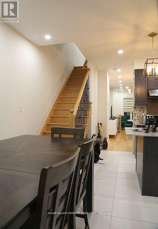 1924 Donald Cousens Parkway, Markham, Ontario  L6B 0V5 - Photo 5 - N12563618