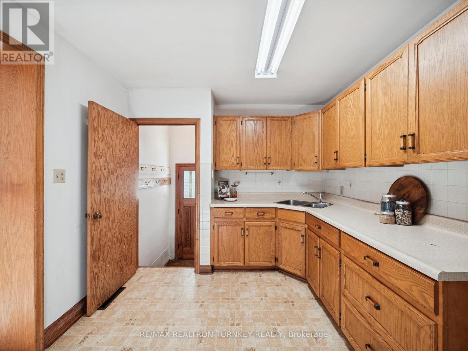 736 Grace Street, Newmarket, Ontario  L3Y 2L3 - Photo 18 - N12563662