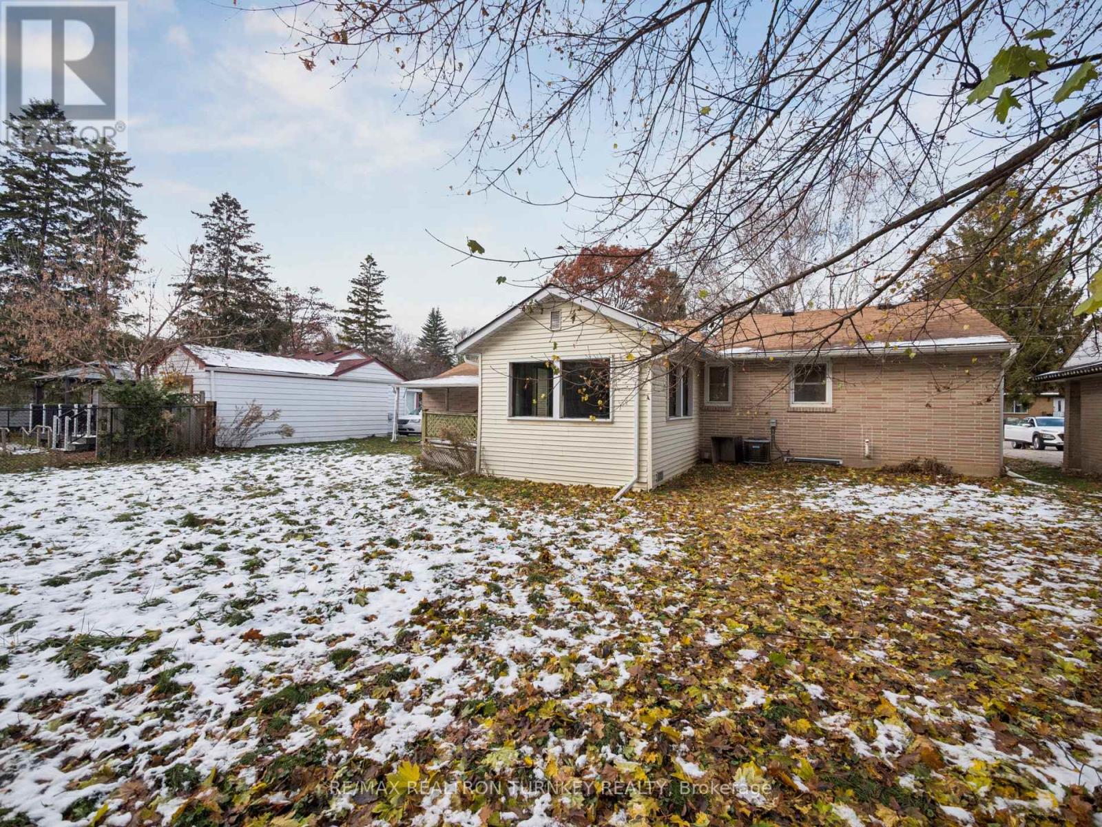 736 Grace Street, Newmarket, Ontario  L3Y 2L3 - Photo 43 - N12563662