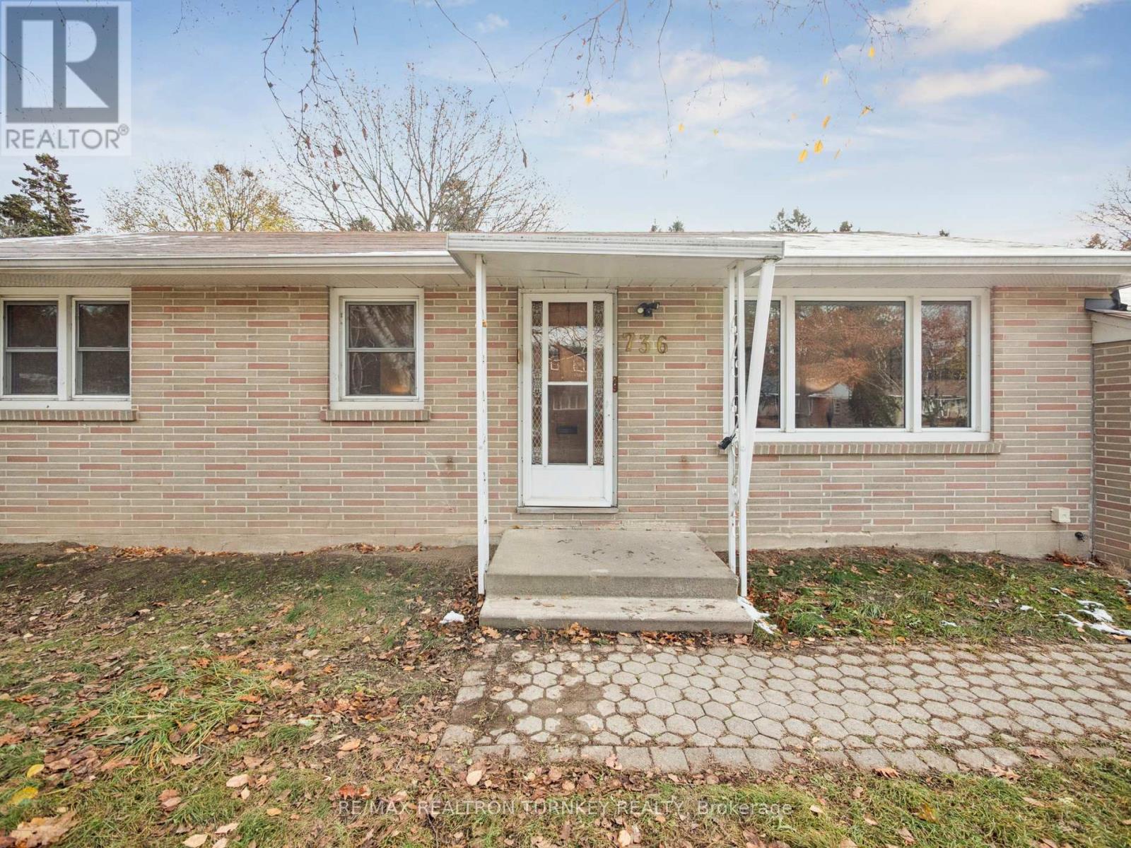 736 Grace Street, Newmarket, Ontario  L3Y 2L3 - Photo 8 - N12563662