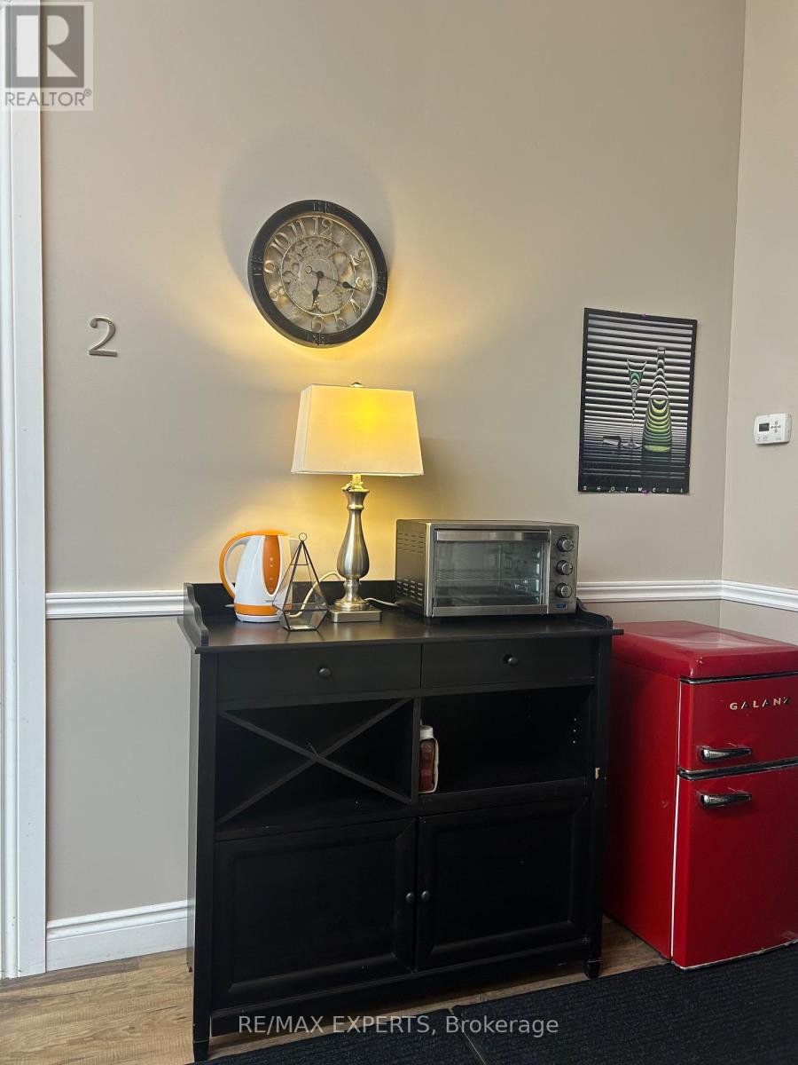 4b - 2104 Highway 7 Highway, Vaughan, Ontario  L4K 2S9 - Photo 13 - N12563666