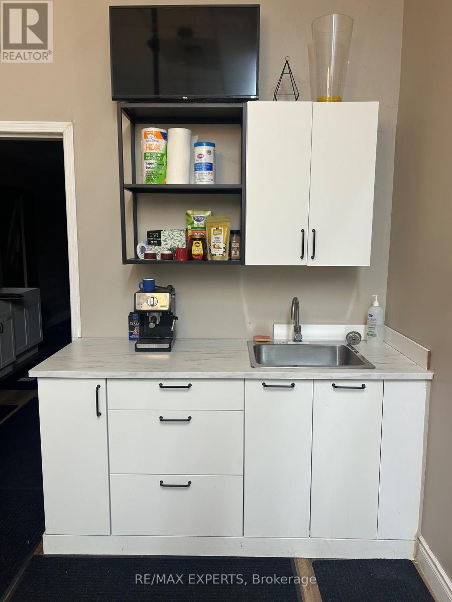 4b - 2104 Highway 7 Highway, Vaughan, Ontario  L4K 2S9 - Photo 14 - N12563666