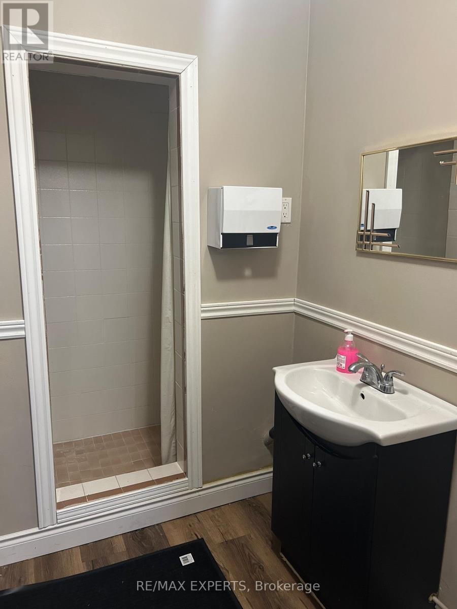 4b - 2104 Highway 7 Highway, Vaughan, Ontario  L4K 2S9 - Photo 16 - N12563666