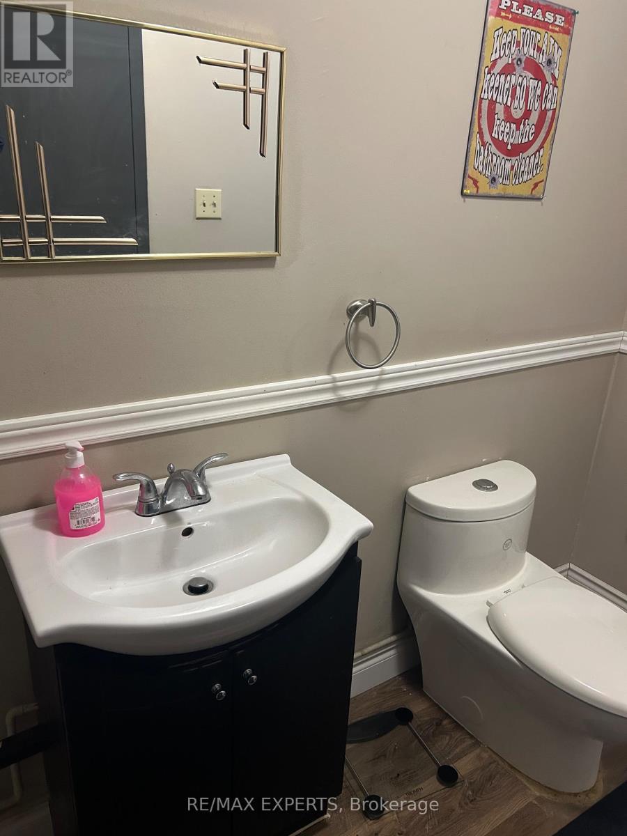 4b - 2104 Highway 7 Highway, Vaughan, Ontario  L4K 2S9 - Photo 18 - N12563666