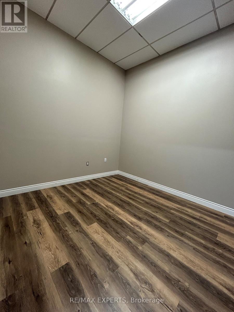 4b - 2104 Highway 7 Highway, Vaughan, Ontario  L4K 2S9 - Photo 8 - N12563666