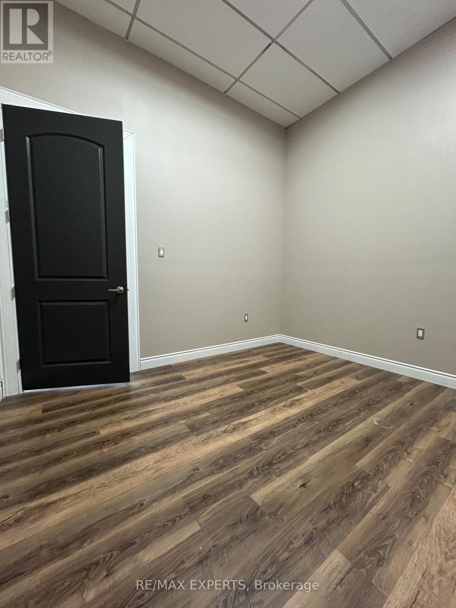 4b - 2104 Highway 7 Highway, Vaughan, Ontario  L4K 2S9 - Photo 9 - N12563666