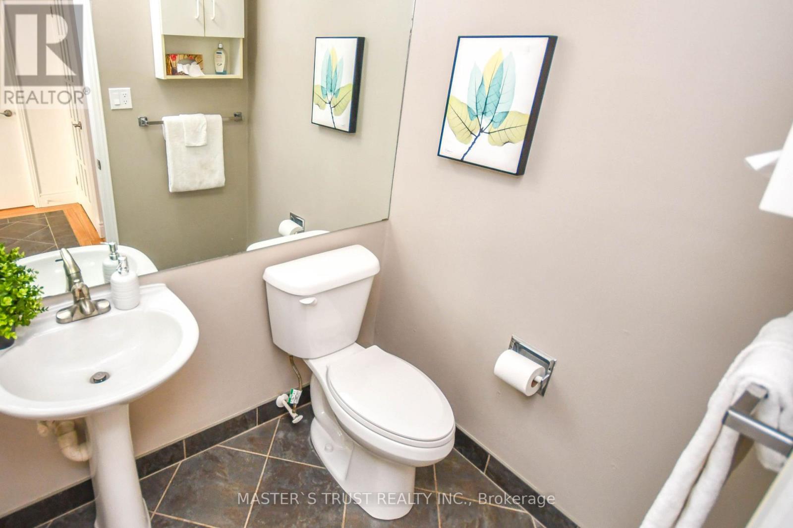 Back Unit - 197 Browning Trail, Barrie (Letitia Heights), Ontario  L4N 5H6 - Photo 12 - S12563640