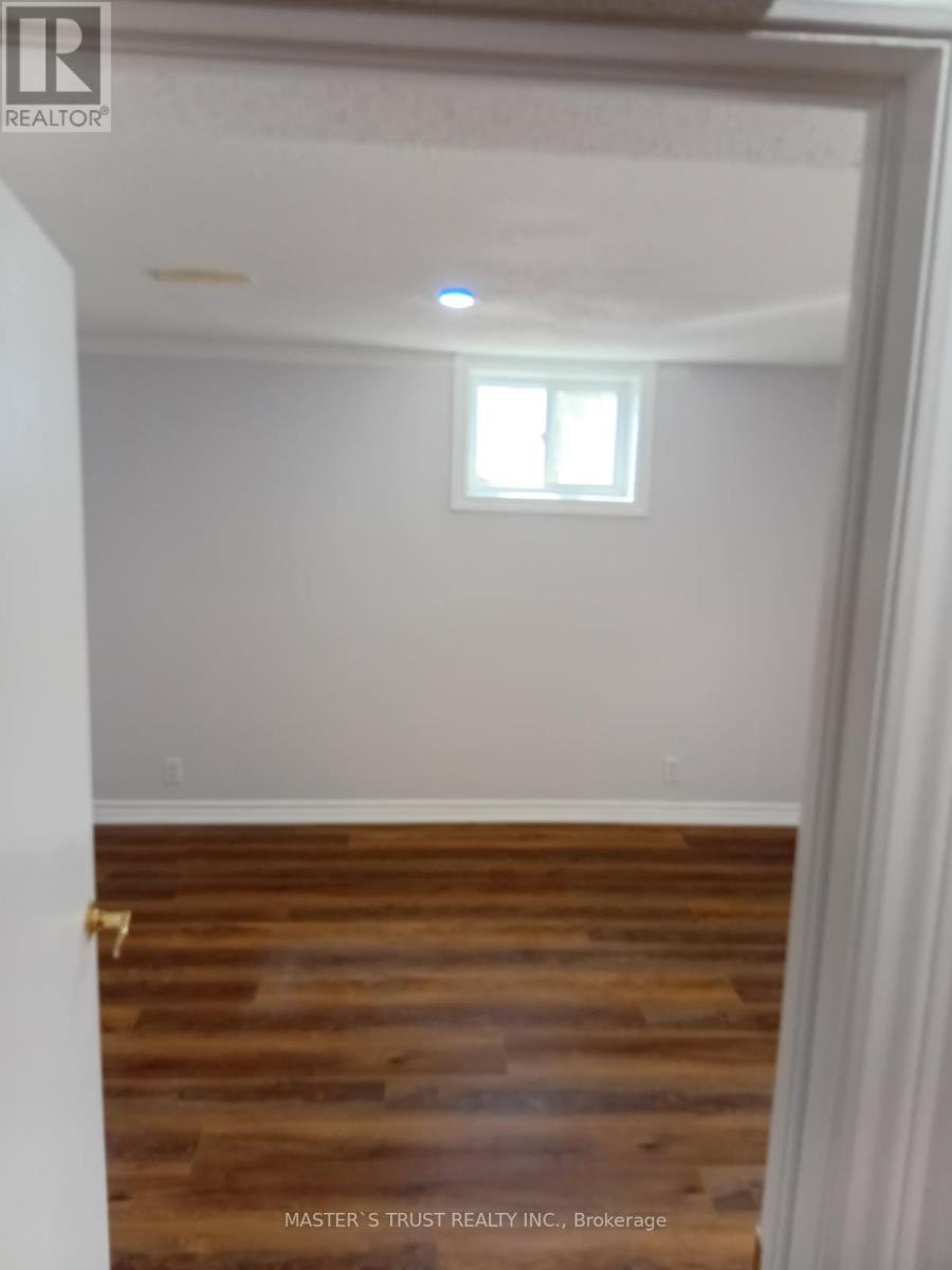 Back Unit - 197 Browning Trail, Barrie (Letitia Heights), Ontario  L4N 5H6 - Photo 14 - S12563640