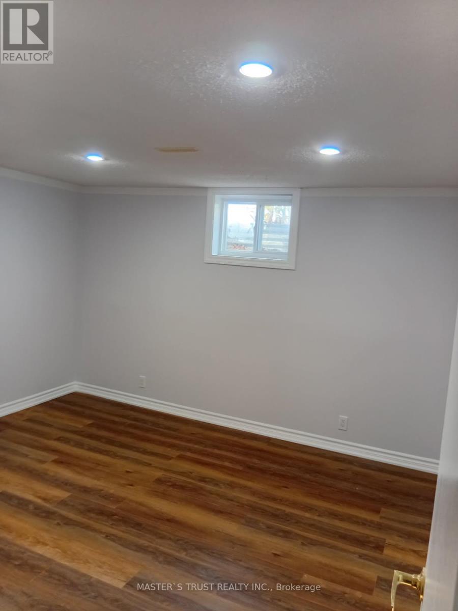 Back Unit - 197 Browning Trail, Barrie (Letitia Heights), Ontario  L4N 5H6 - Photo 16 - S12563640