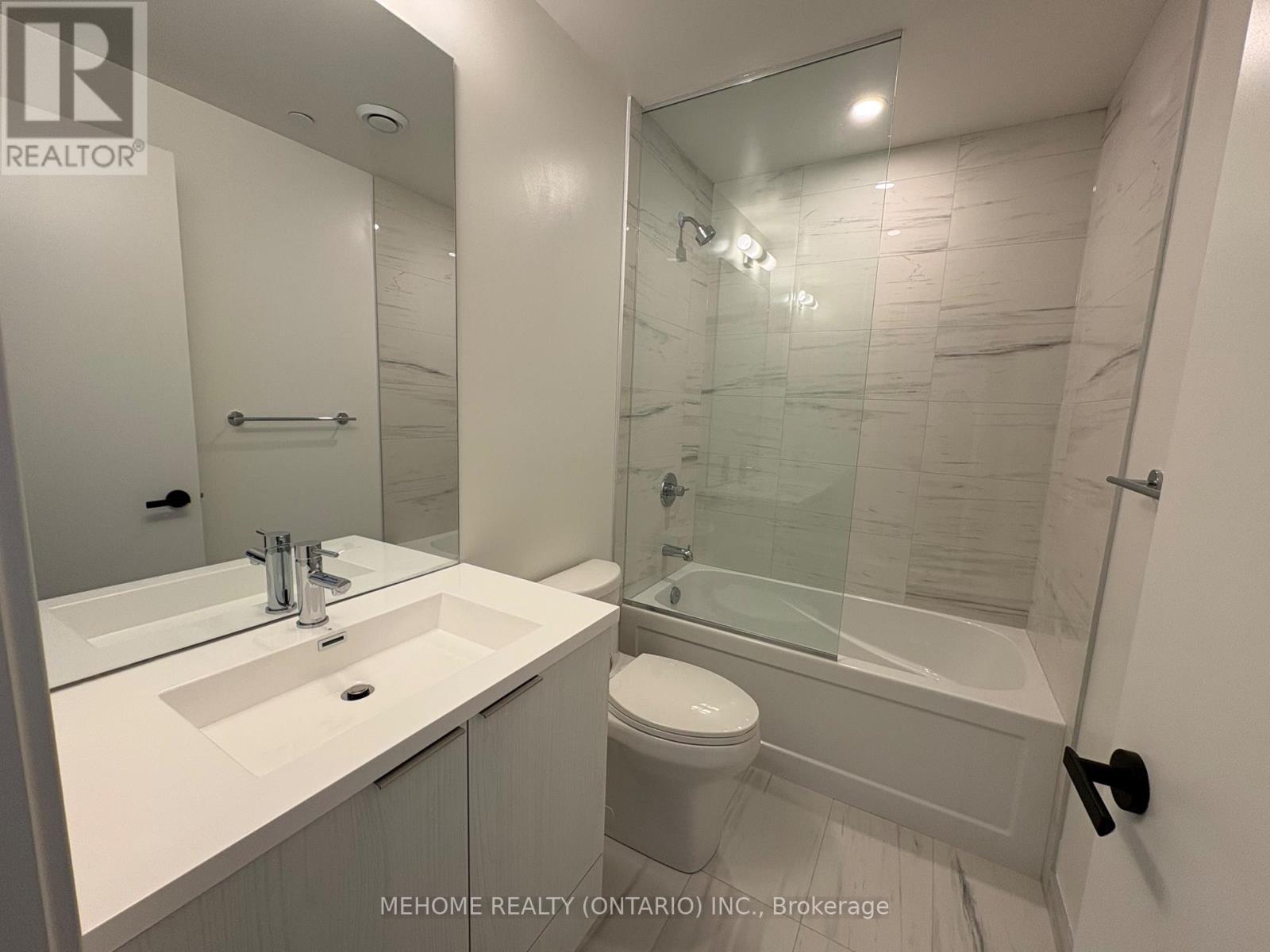 1902 - 8 Interchange Way, Vaughan, Ontario  L4K 0P8 - Photo 10 - N12558958