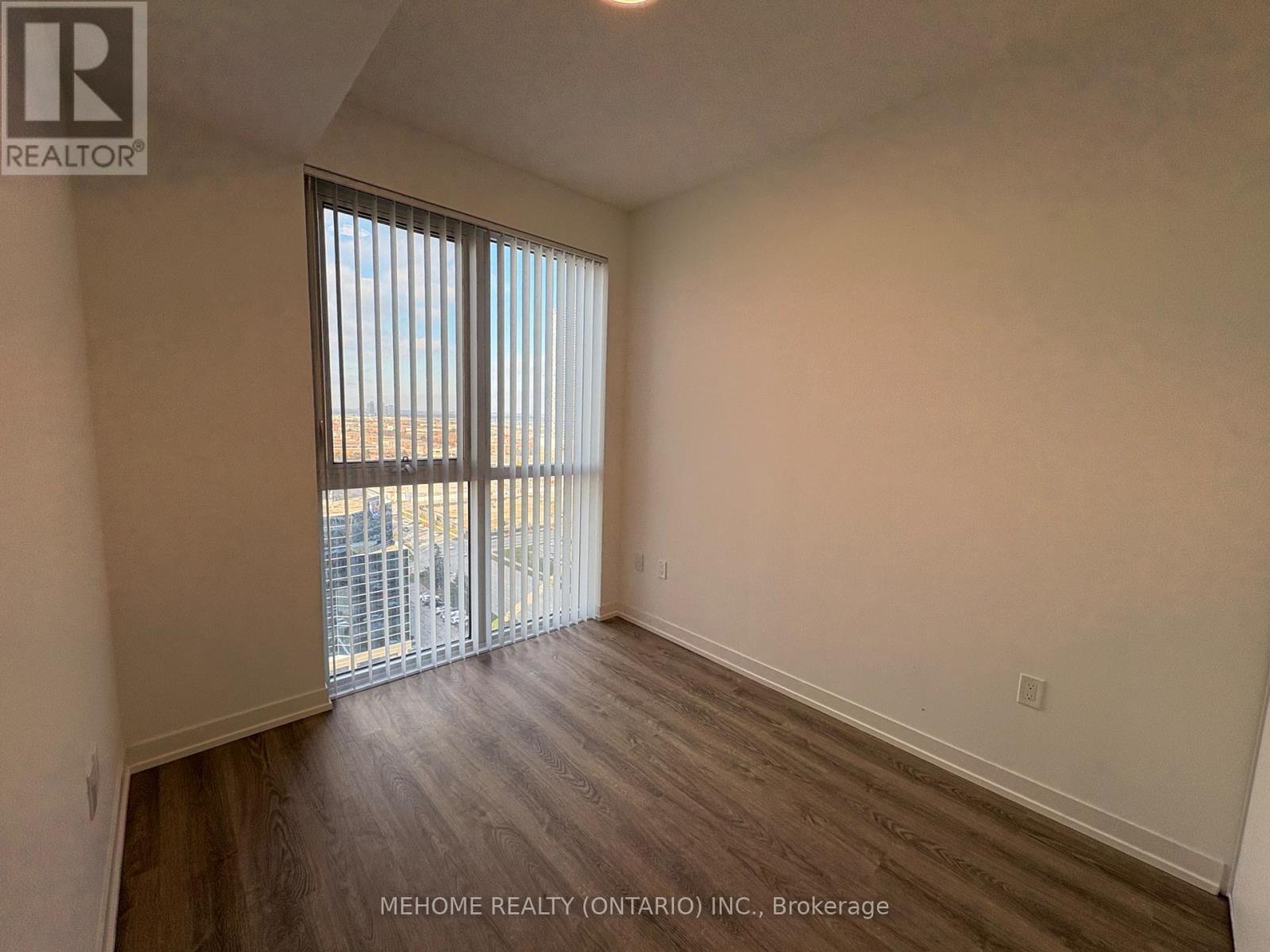 1902 - 8 Interchange Way, Vaughan, Ontario  L4K 0P8 - Photo 6 - N12558958