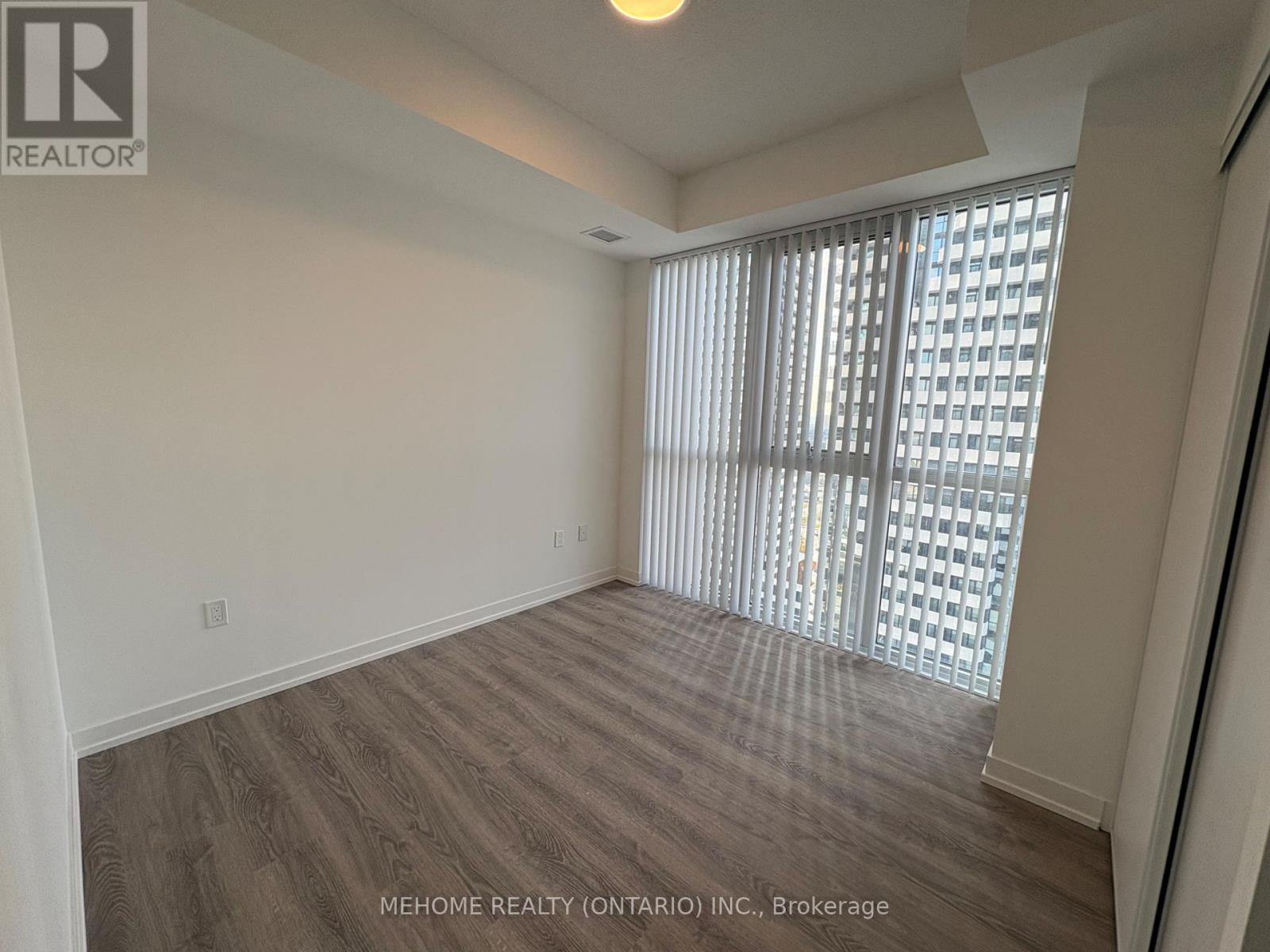 1902 - 8 Interchange Way, Vaughan, Ontario  L4K 0P8 - Photo 8 - N12558958