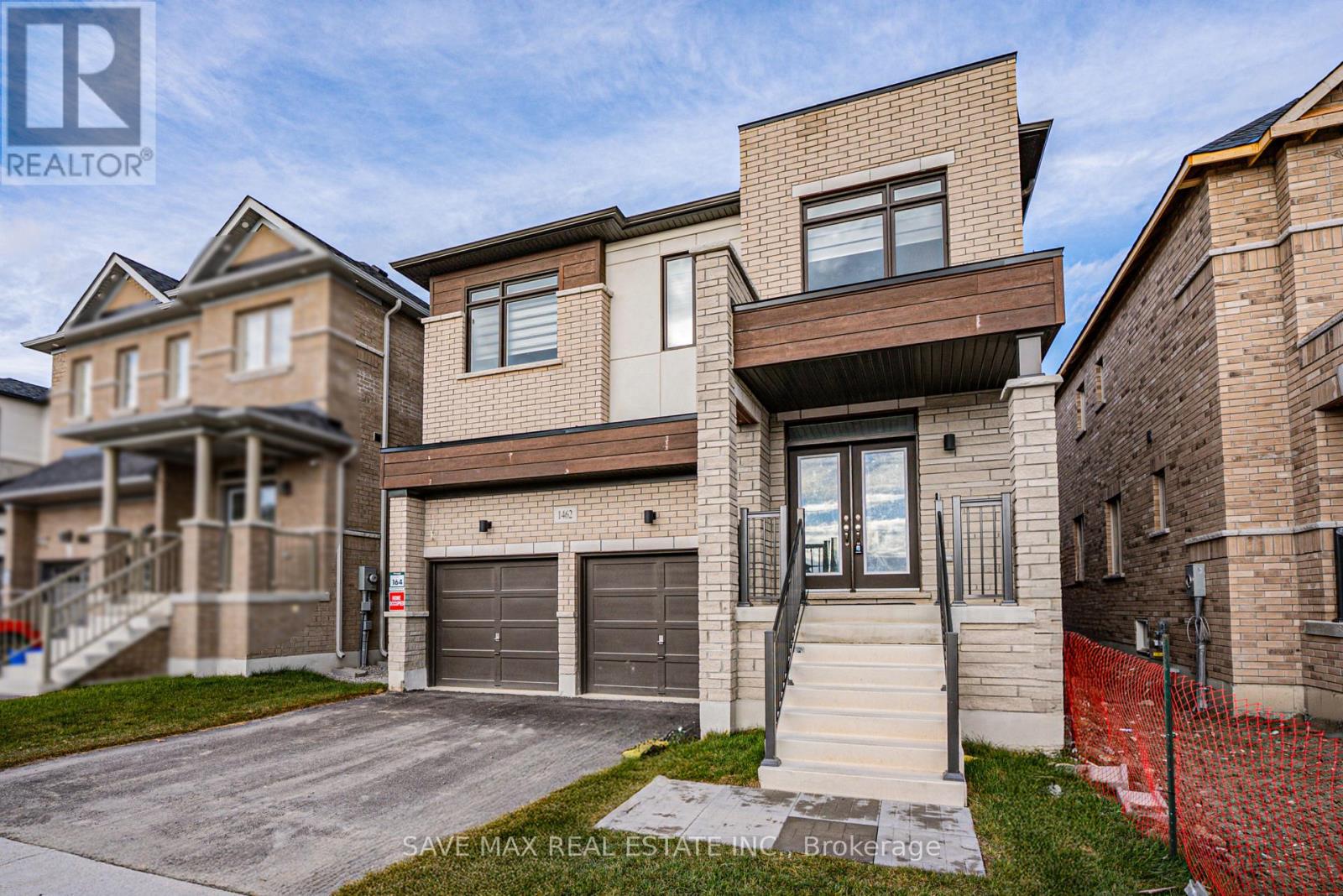 1462 Wheatcroft Drive, Oshawa, Ontario  L1L 0W5 - Photo 4 - E12558732
