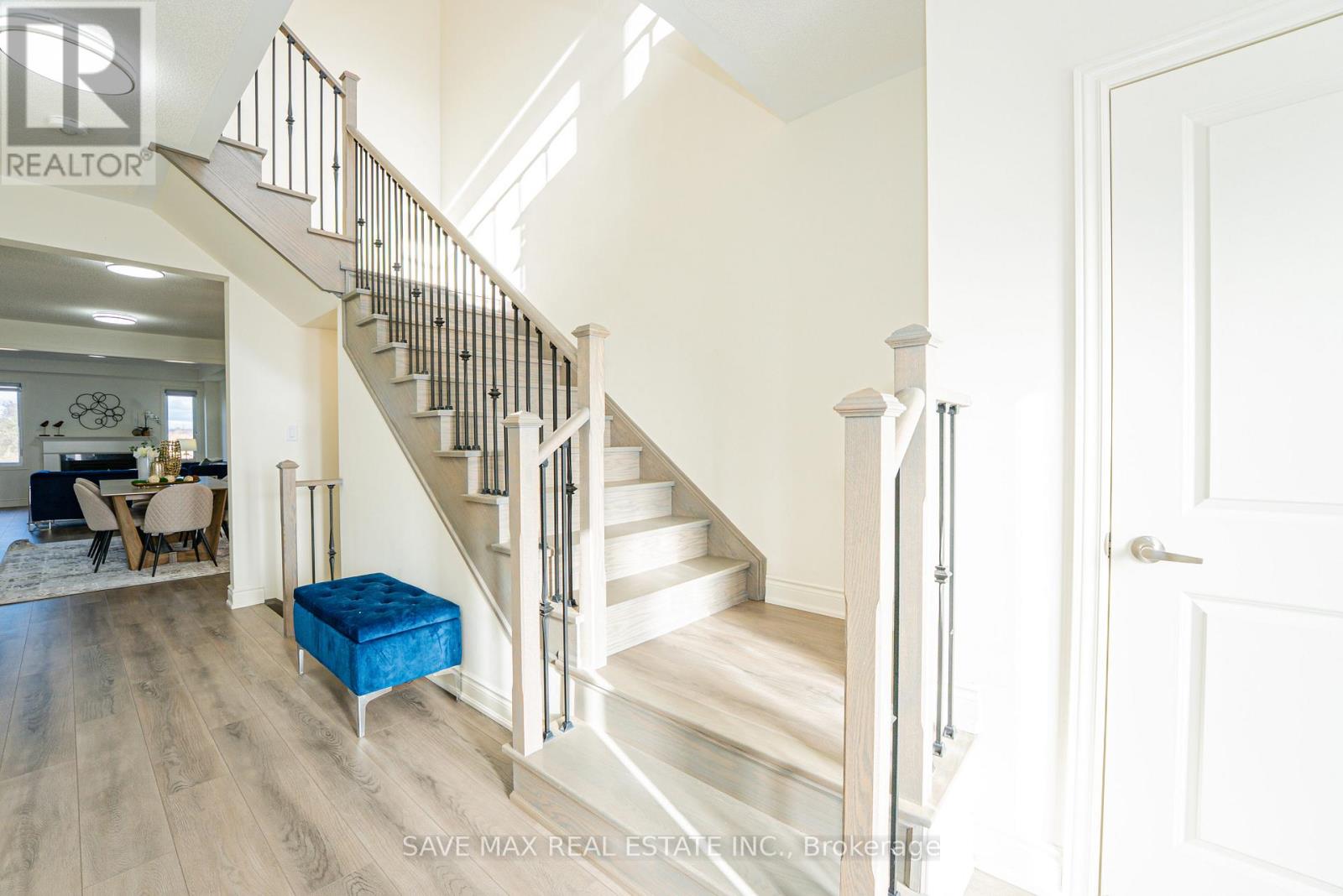 1462 Wheatcroft Drive, Oshawa, Ontario  L1L 0W5 - Photo 6 - E12558732