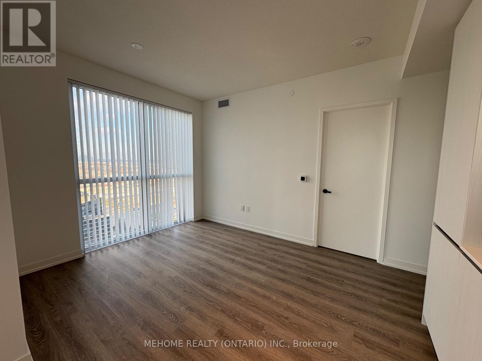 1902 - 8 Interchange Way, Vaughan, Ontario  L4K 0P8 - Photo 4 - N12558958