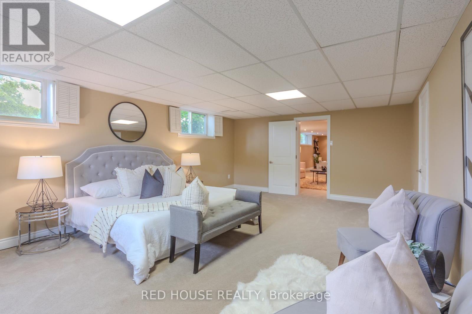 1253 Melton Drive, Mississauga, Ontario  L4Y 1L6 - Photo 37 - W12492246