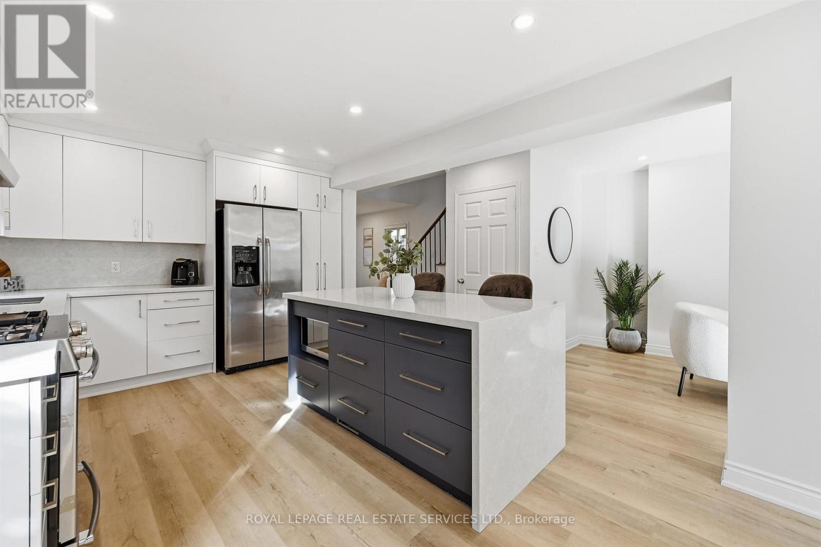 426 Parkridge Crescent, Oakville, Ontario  L6M 1B2 - Photo 12 - W12563594