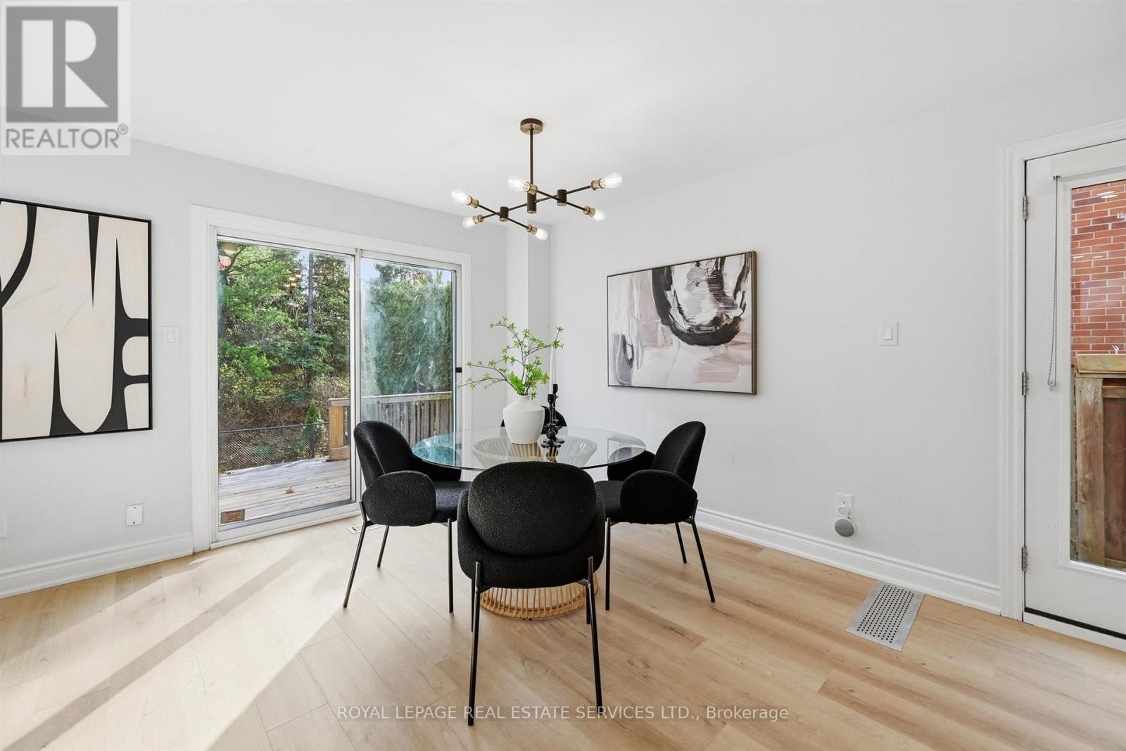 426 Parkridge Crescent, Oakville, Ontario  L6M 1B2 - Photo 14 - W12563594