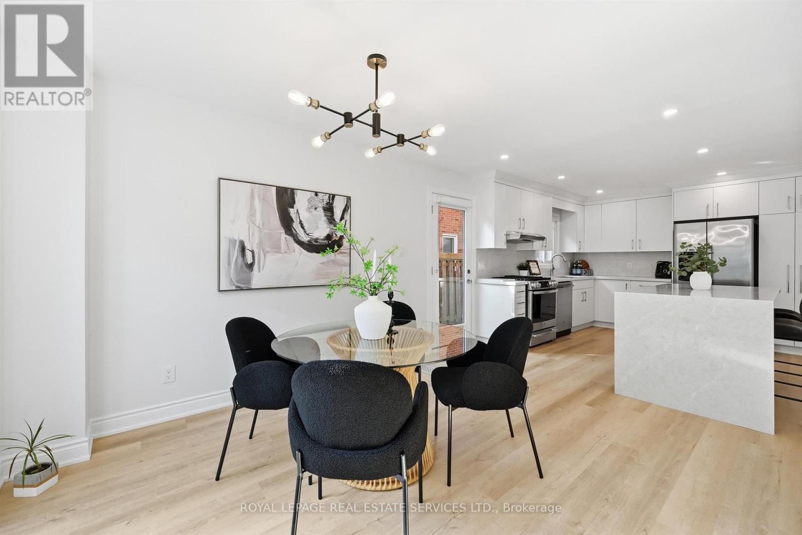 426 Parkridge Crescent, Oakville, Ontario  L6M 1B2 - Photo 15 - W12563594